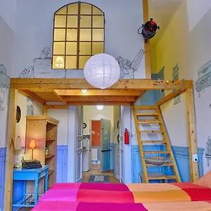 Auberge de jeunesse Lavender Circus Hostel, Doubles&ensuites