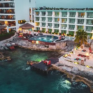 Hotel B ****